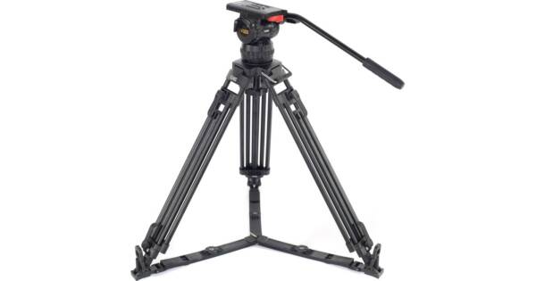 Tripod with Fluid Head
